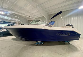 2024 Robalo R207 Biscayne Blue Boat
